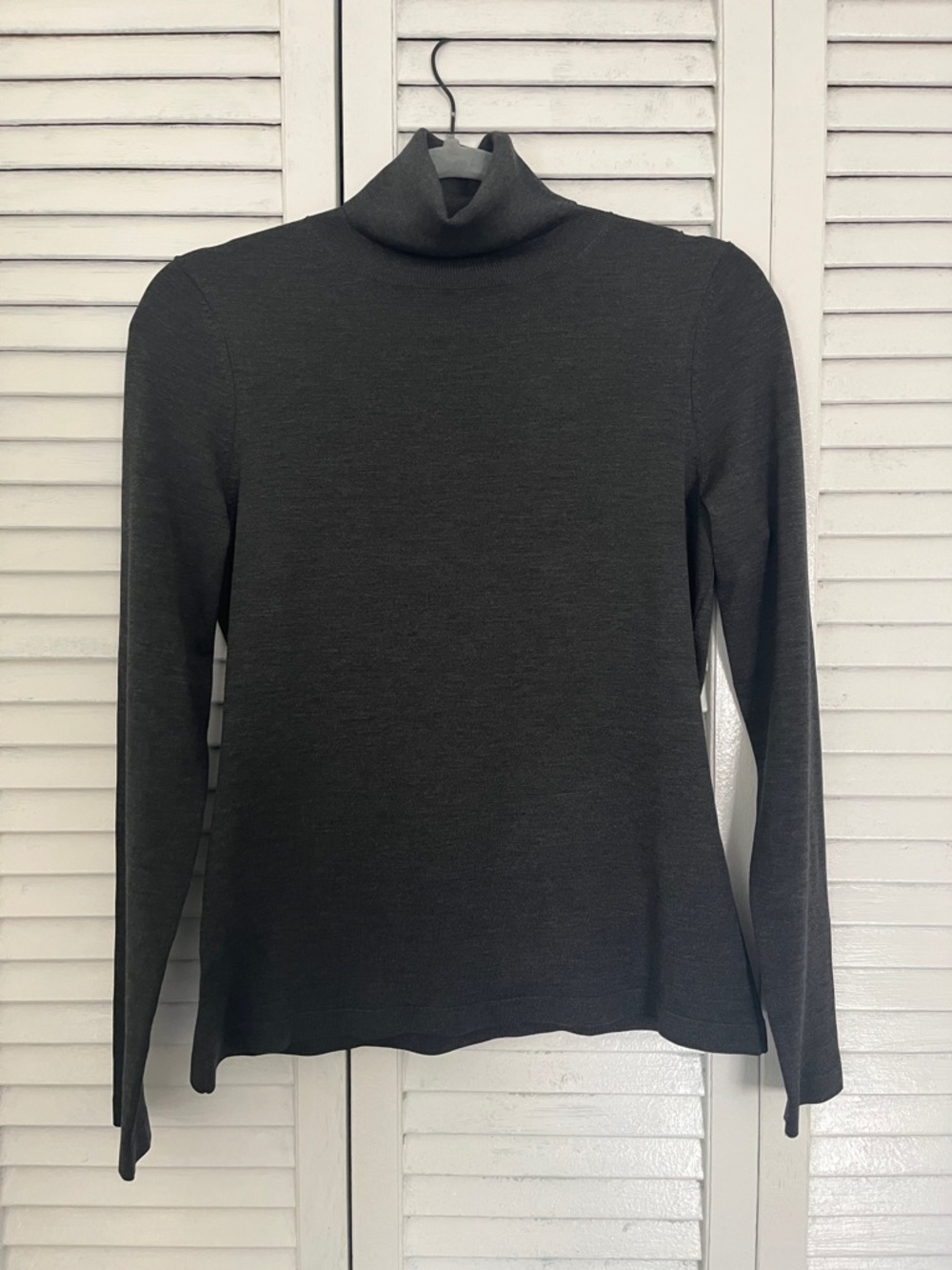 Ann Taylor Charcoal Gray Turtle Turtleneck Top